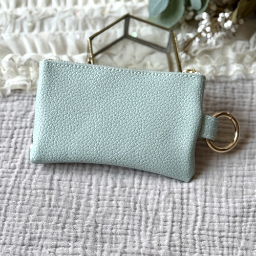 user_ffb2b6f0 おまとめ インド刺繍リボン×合皮 ポーチ ブルーのインド刺繍リボンと合皮のポーチ カラビナ付き ポーチ