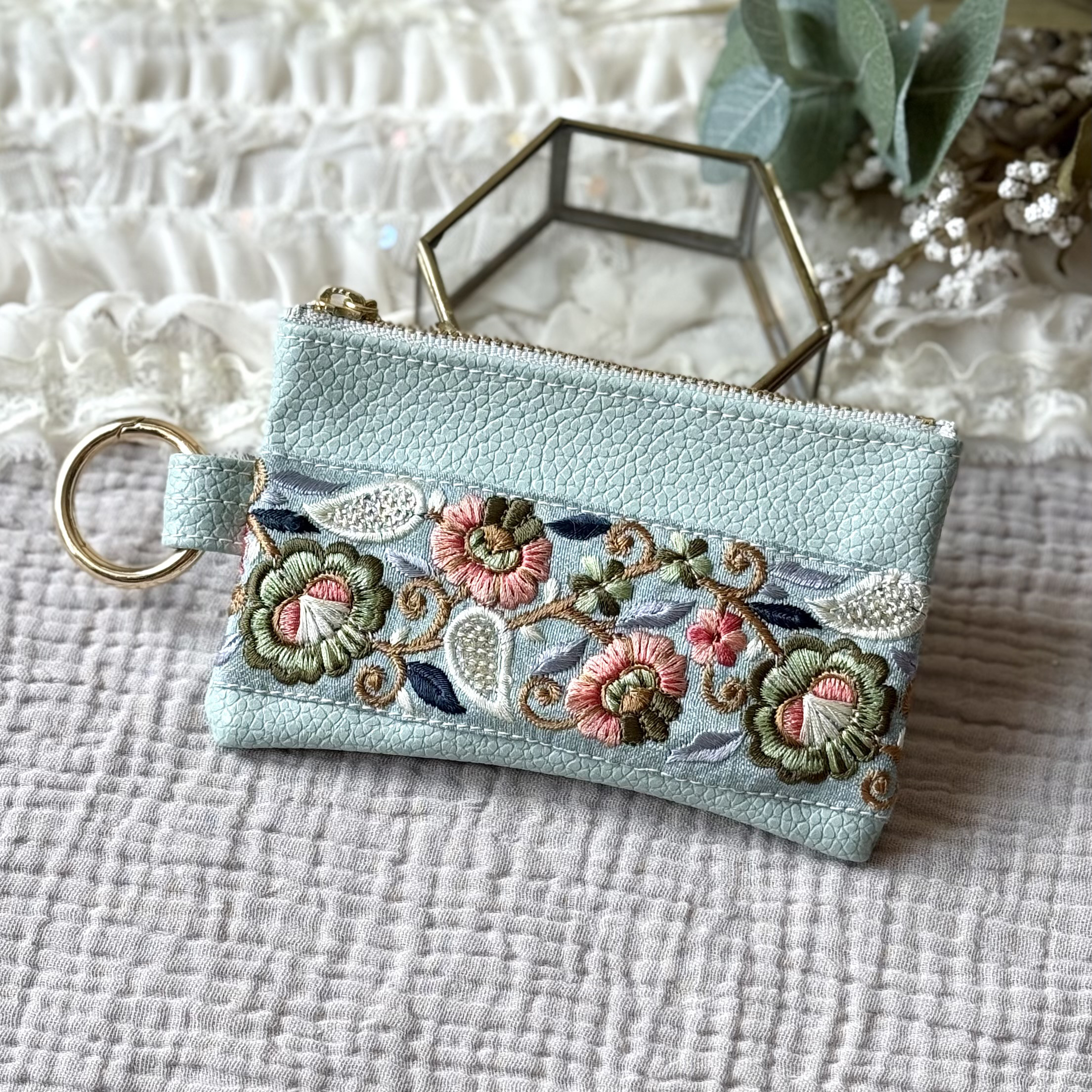 コアラ　インド刺繍キラキラムーンと合皮　ポシェット　ハンドメイド