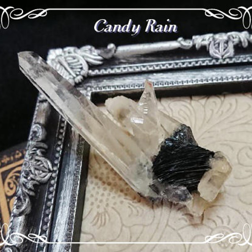 希少！アイアンローズ（ヘマタイト）の水晶共生クラスター 希少！アイアンローズ（ヘマタイト）の水晶共生クラスター | 虹