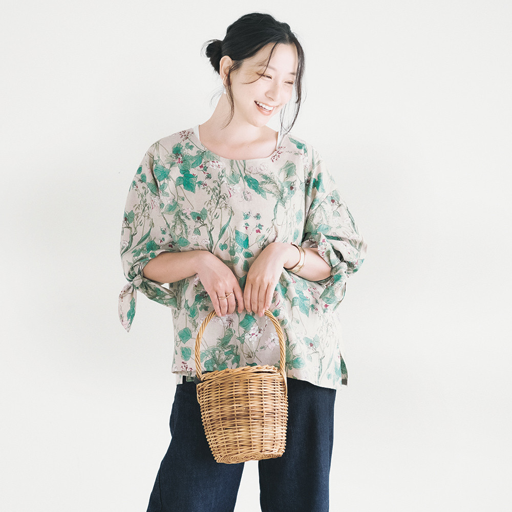 暑い夏にゆったり着られる！袖がリボンのハーフリネンブラウス ナチュラル【特集掲載】