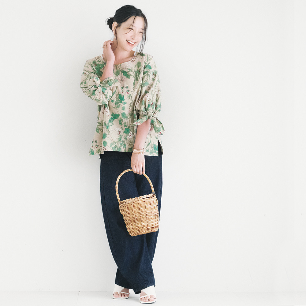 暑い夏にゆったり着られる！袖がリボンのハーフリネンブラウス ナチュラル【特集掲載】