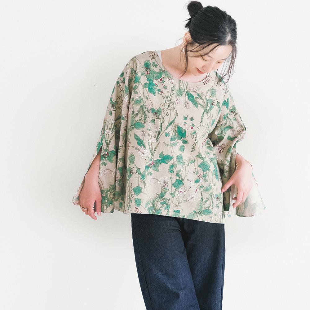 暑い夏にゆったり着られる！袖がリボンのハーフリネンブラウス ナチュラル【特集掲載】