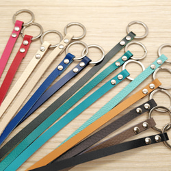 キーリング  細い ベージュブラウン 革 ハンドメイド キーホルダー チャーム バッグ バッグホルダー ストラップ 9枚目の画像