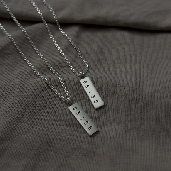 SV925 日付・時間を刻印する クロック シルバーネックレス 1枚目の画像