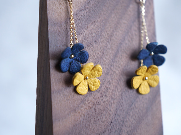 soya》 エゾ鹿草木染め 花ピアス・イヤリング 14金ゴールドフィルド