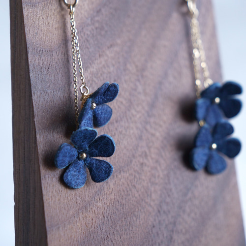 soya》 エゾ鹿草木染め 花ピアス・イヤリング 14金ゴールドフィルド