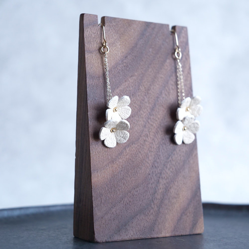 soya》 エゾ鹿草木染め 花ピアス・イヤリング 14金ゴールドフィルド
