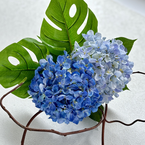 紫陽花とモンステラのブーケ＆スワッグ♡ 壁飾り・置き飾りの2wayタイプ（ガラスベース付)〜アーティフィシャルフラワー〜 10枚目の画像