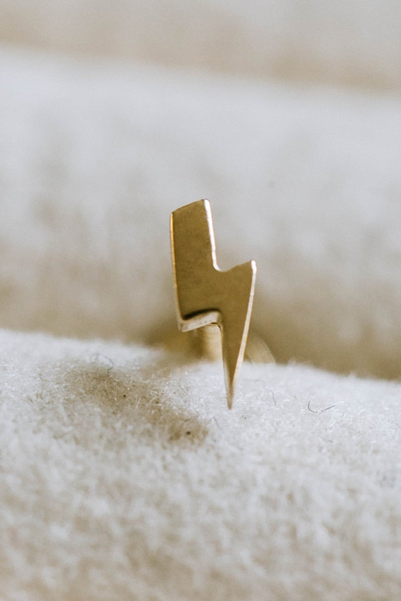 14K金 ゴールド 稲妻 ヘリックス 軟骨 アンチトラガス アウター インナーコンク イヤリング ピアス ラブレット 1枚目の画像