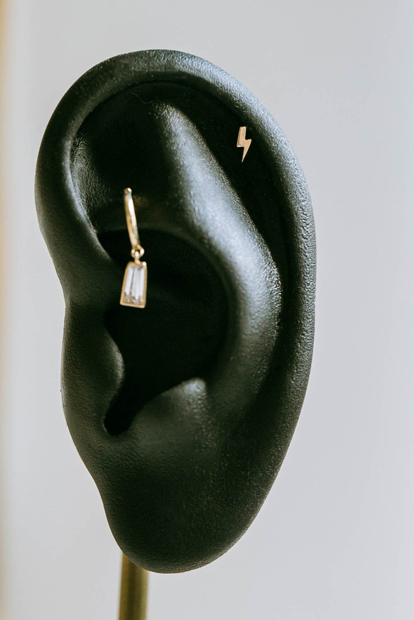 14K金 ゴールド 稲妻 ヘリックス 軟骨 アンチトラガス アウター インナーコンク イヤリング ピアス ラブレット 2枚目の画像