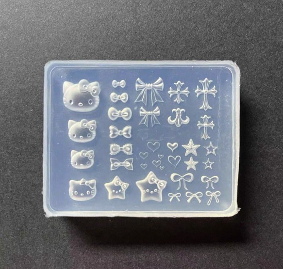 ネイル シリコンモールド クロムハーツ クロス パーツ 十字架 シリコンモールド 3Dネイルシリコンモールド クロムハーツ 十字架 クロス リボン