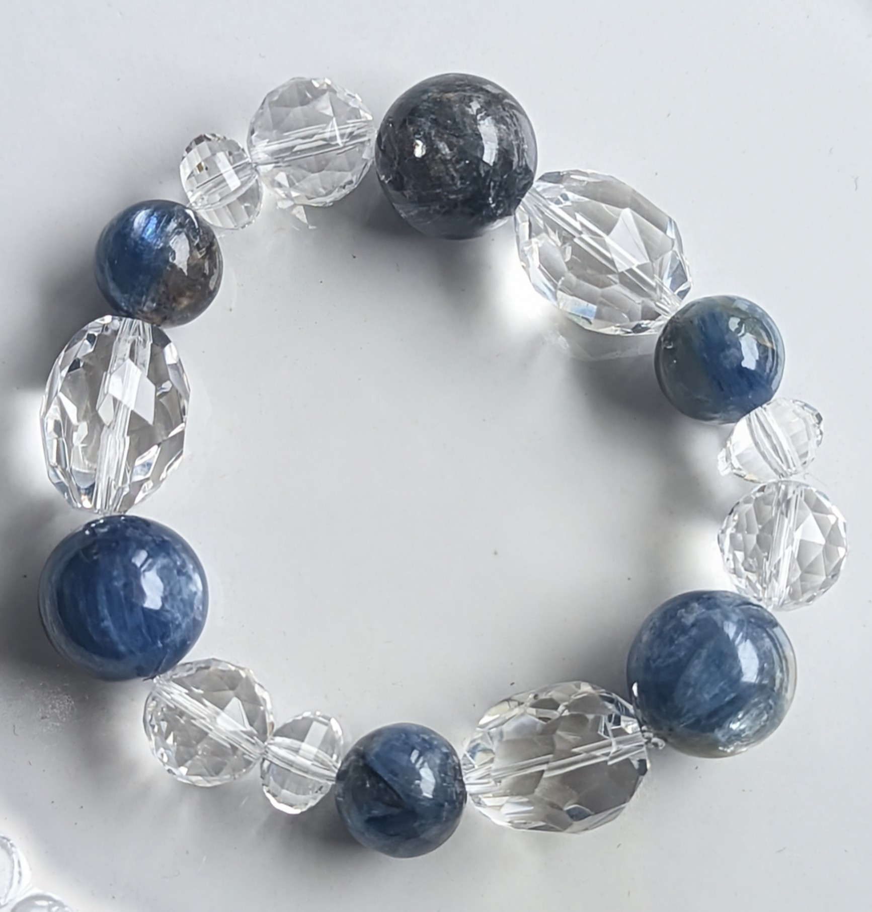 ✨進化への架け橋となるクリスタル✨カイヤナイト（無染色）&クリアクォーツのブレスレット✨