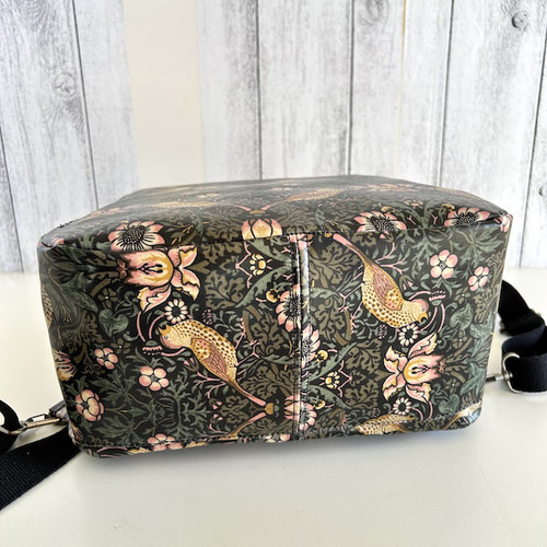 creema限定、ウイリアムモリス、イチゴ泥棒、ラミネートリュック1点物