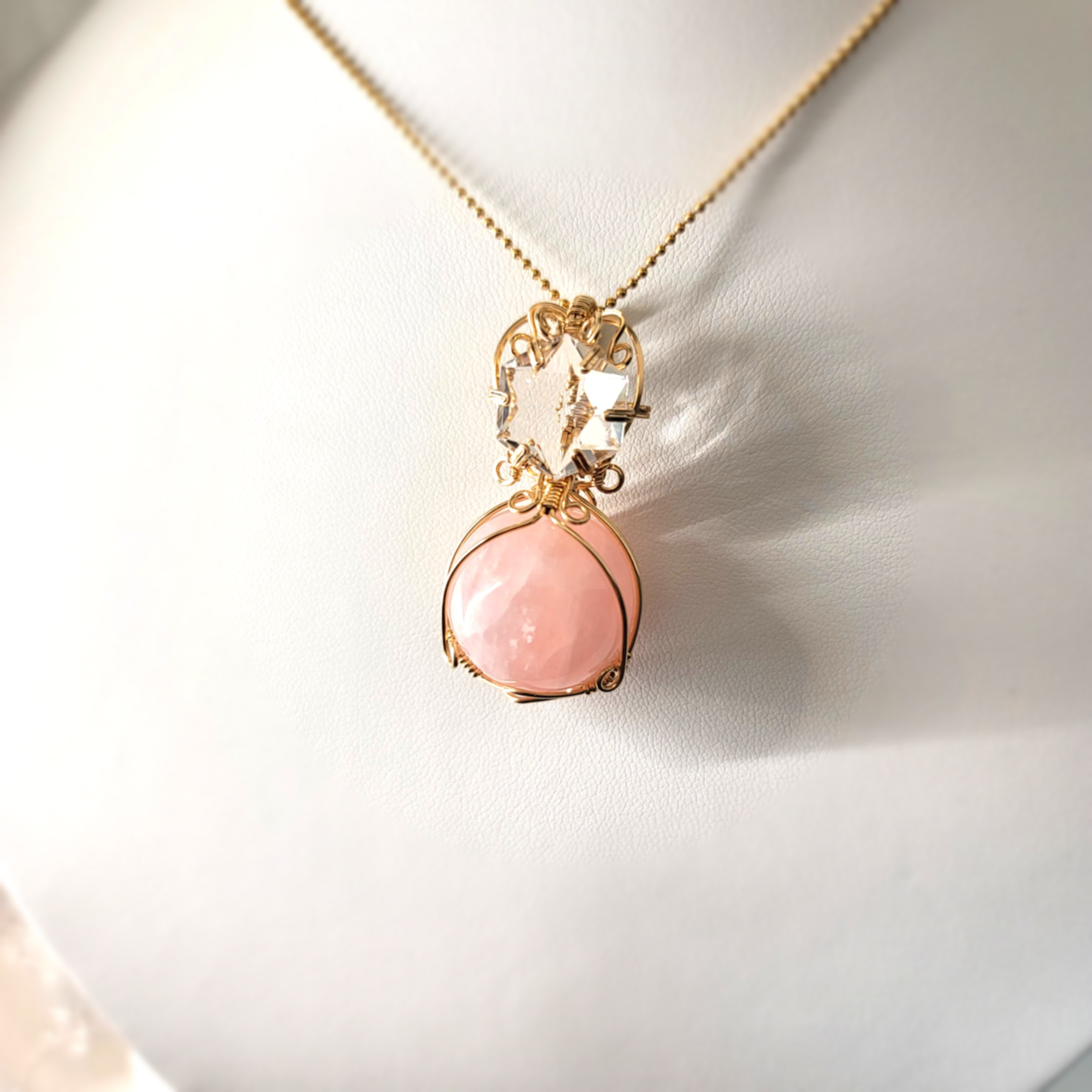 ローズクォーツスフィア(丸玉)と六芒星クリアクォーツ ペンダントトップ PDM0046