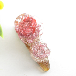 ベルサイユクォーツの薔薇よりもベルリンの薔薇を愛でてみたいとふと思いました♪<創作ヘアクリップ>HC106 1枚目の画像