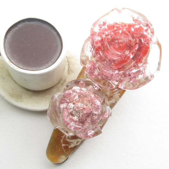 ベルサイユクォーツの薔薇よりもベルリンの薔薇を愛でてみたいとふと思いました♪<創作ヘアクリップ>HC106 2枚目の画像