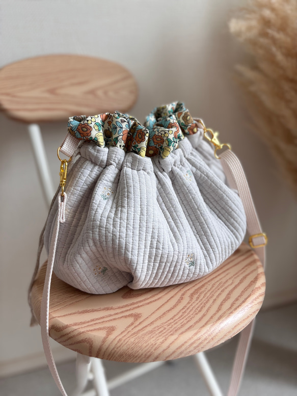 刺繍ヌビライトベージュ 巾着ショルダーバッグ ポーチ moca* 通販