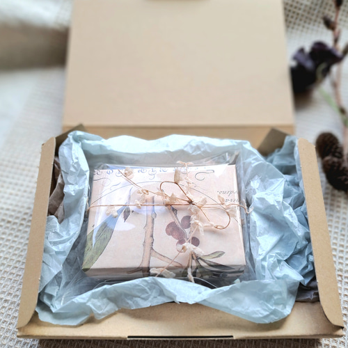 虹と雲 ビーズ刺繍 ブローチ』 ブローチ lotus tears 通販 19360626
