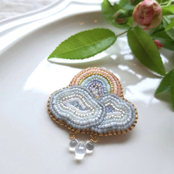 虹と雲 ビーズ刺繍 ブローチ』 ブローチ lotus tears 通販 19360626