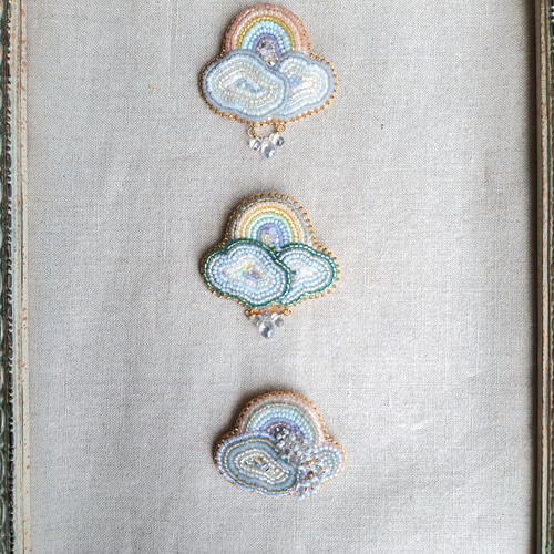 虹と雲 ビーズ刺繍 ブローチ』 ブローチ lotus tears 通販 19360626