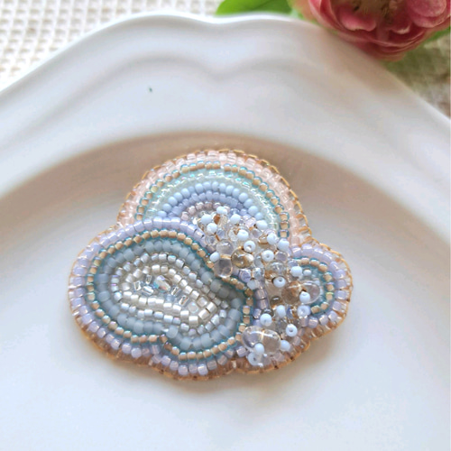 虹と雲 ビーズ刺繍 ブローチ ブローチ lotus tears 通販 19360686