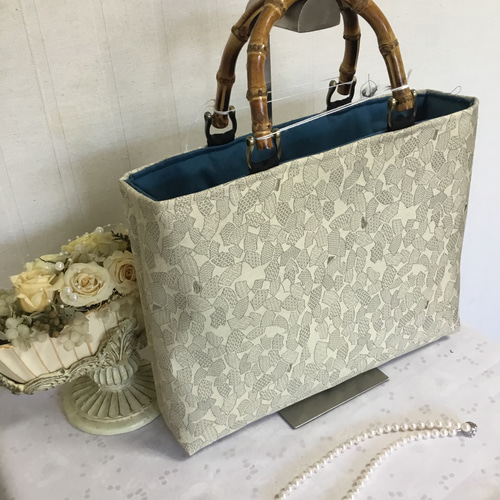 花唐草紋 大島紬×本革 着物リメイク トートバッグ ハンドメイド 和装バッグ 藍 大島紬 × 本革 着物リメイク 大きめ トートバッグ 和装バッグ