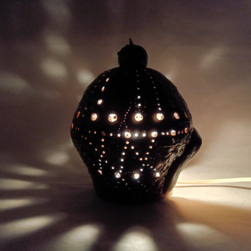 大きな猫のランプ 陶器 ネコ 黒 イルミネーション スタンドライト