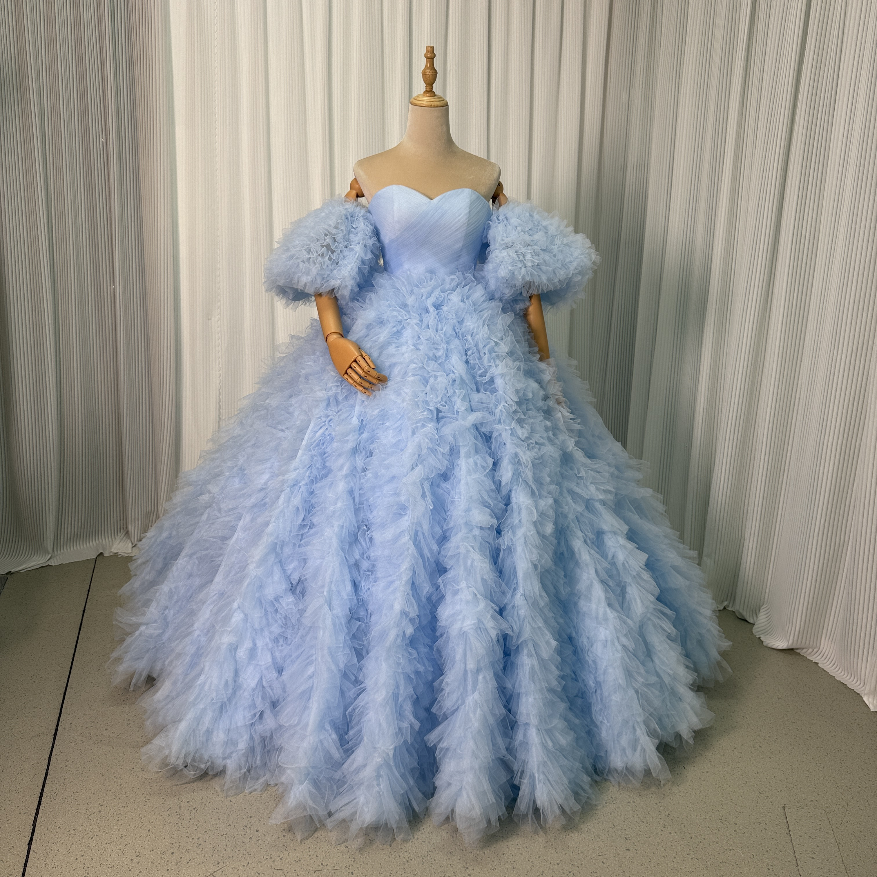 送料無料！カラードレス ブルー パフスリーブ 編み上げ もこもこドレス ロング 結婚式 ふわふわ プリンセスライン