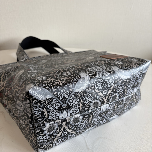 ラミネートトートバック あおりタイプ ウィリアムモリス 2 トート  