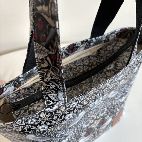 ラミネートトートバック あおりタイプ ウィリアムモリス 2 トート  