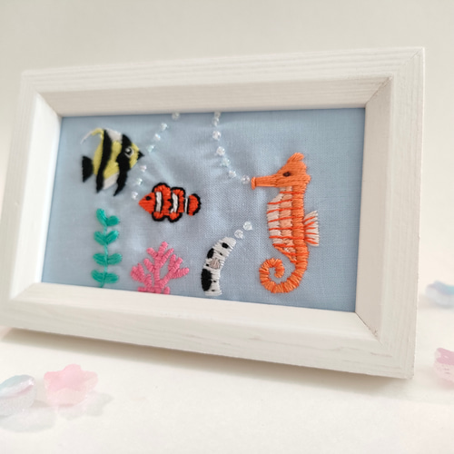 海の生き物たくさん水族館の刺繍フレーム 刺繍ファブリックパネル