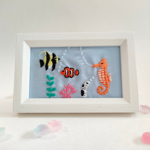 海の生き物たくさん水族館の刺繍フレーム 刺繍ファブリックパネル