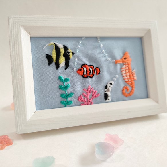 海の生き物たくさん水族館の刺繍フレーム 刺繍ファブリックパネル