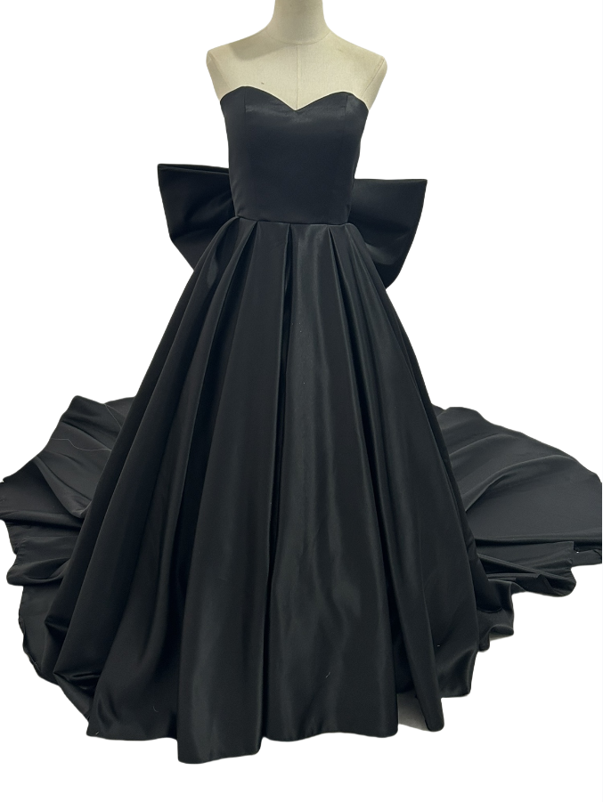 パーティードレス ブラック 光沢サテン ふっくら柔らかなバックリボン ロングトレーン ベアトップ