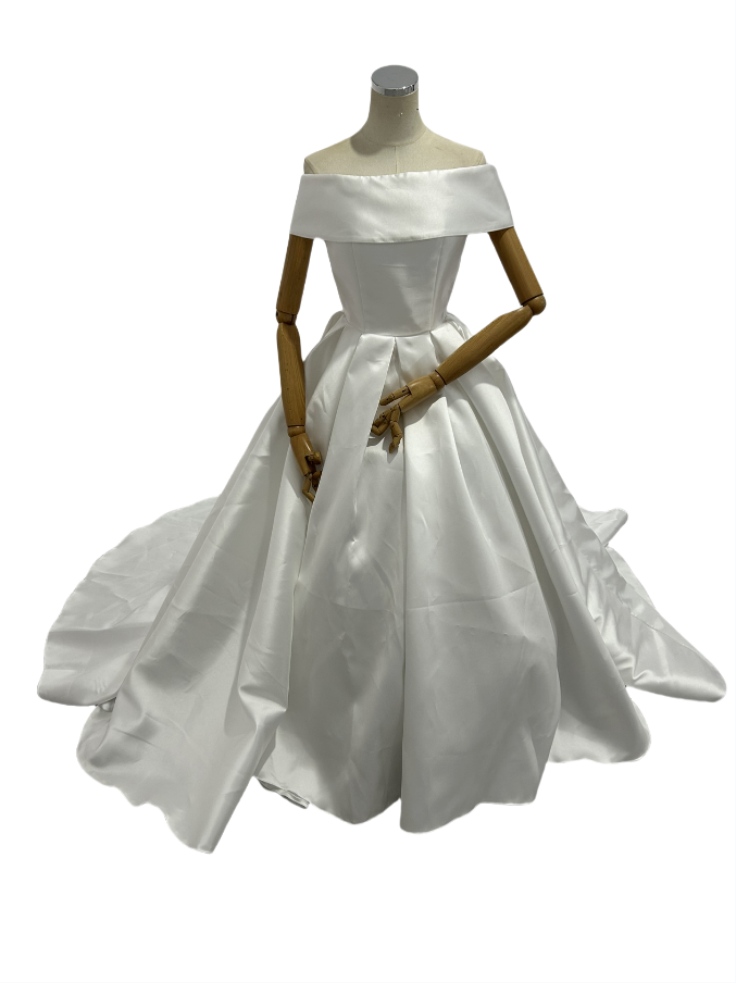 ウエディングドレス オレンジ オフホワイト オフショルダー ファスナー 光沢サテン 滑らか ブライダル 憧れのドレス