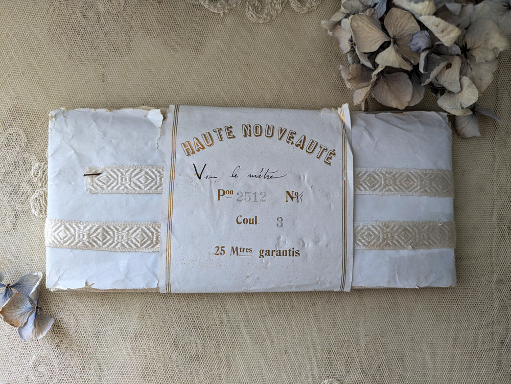 フランスヴィンテージ ラベル付きガロン エクリュ Pon.2512