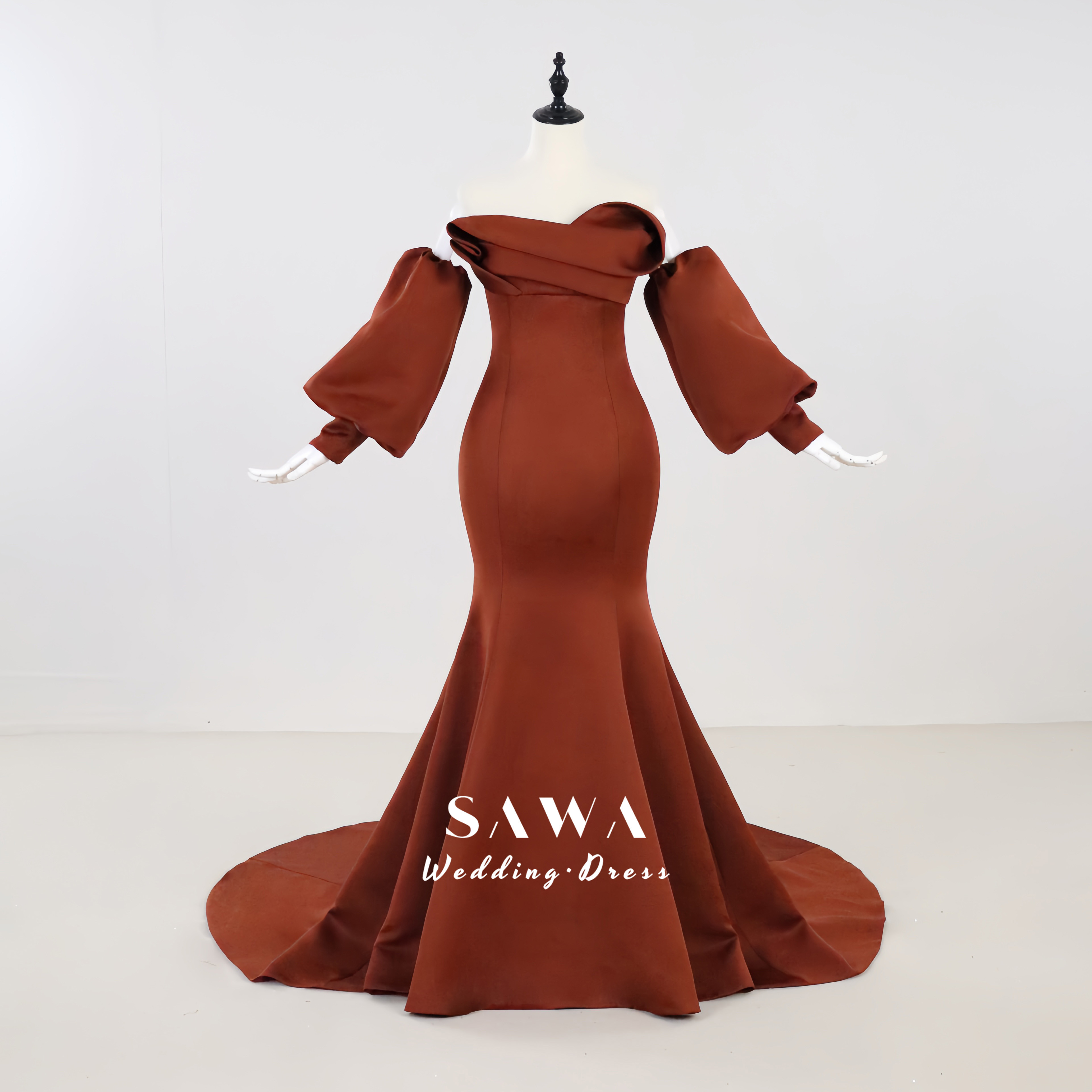 華やかなカラードレス　編みあげ　マーメイドドレス　ロングトレーン　優雅　高級サテン　オーダーメイド対応可能　結婚式前撮り