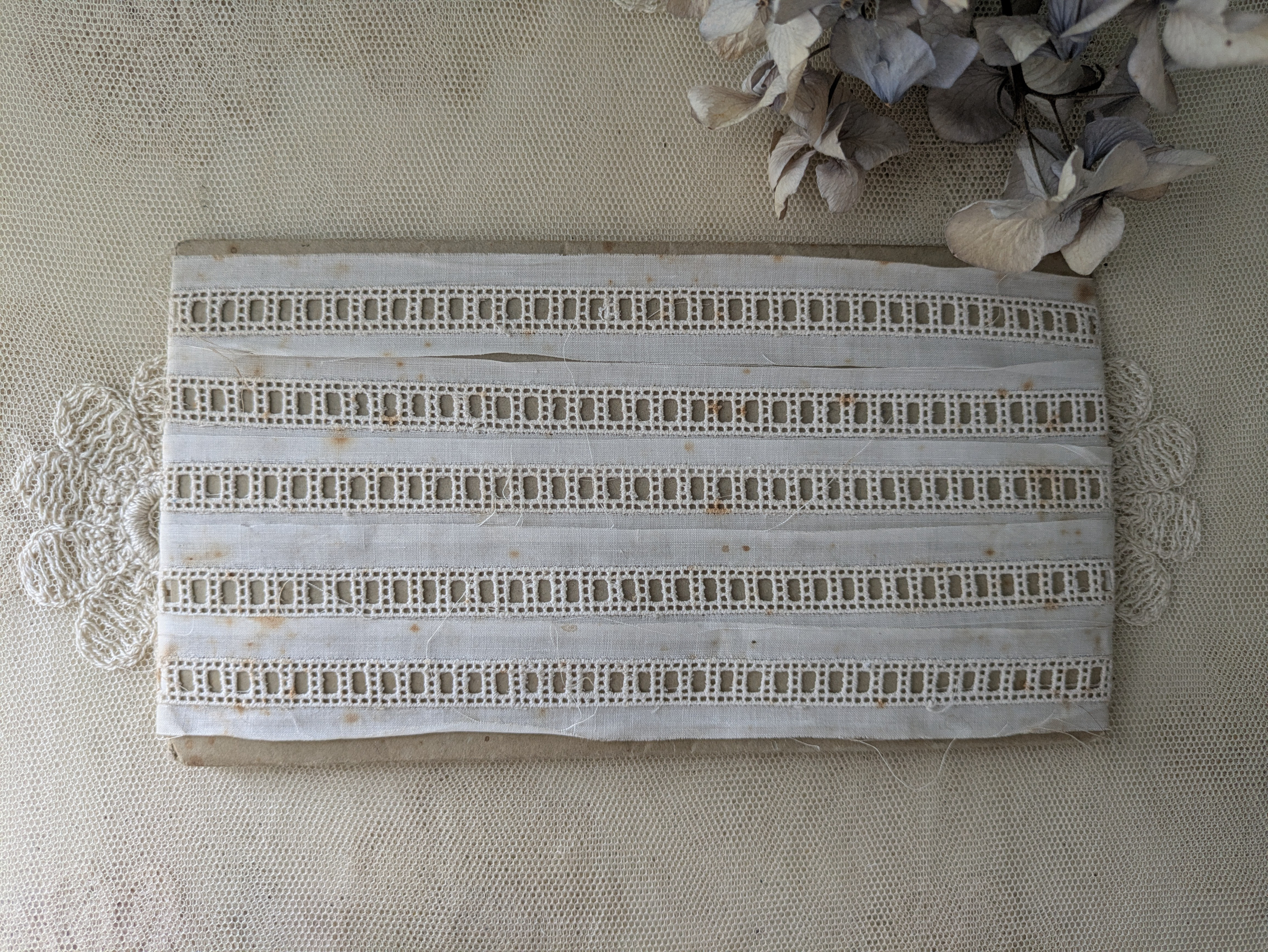フランスアンティーク　ラベル付き 刺繍レースブレード AU PRINTEMPS