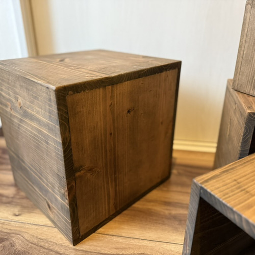 杉無垢材のナチュラルウッドキューブ｜花台・ディスプレイ・収納