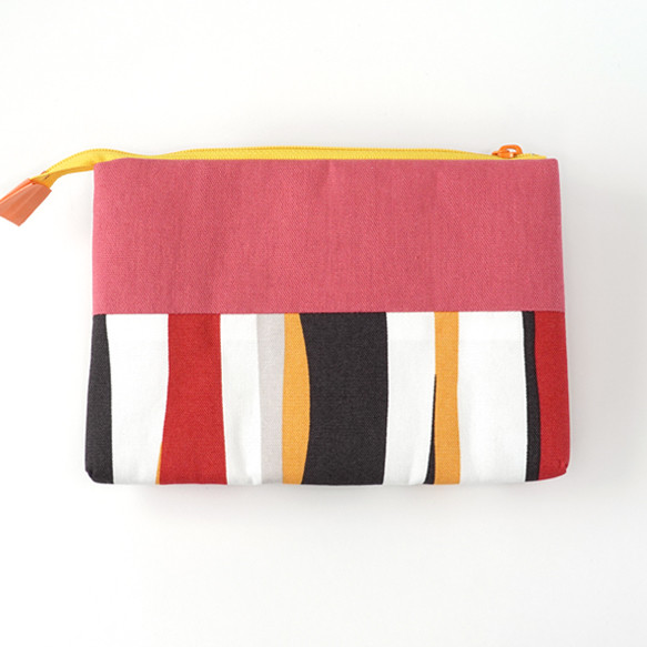 ねこ刺繍アップリケ付き口が大きく開くテントポーチ。ネコ好きの方へのプレゼントに！[Q0081] 3枚目の画像