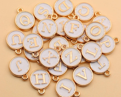 26個入り アルファベット イニシャル 英語 チャーム パーツ ホワイト