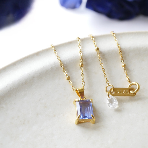 光で色が変わる｜カラーチェンジフローライトの紫陽花ネックレス