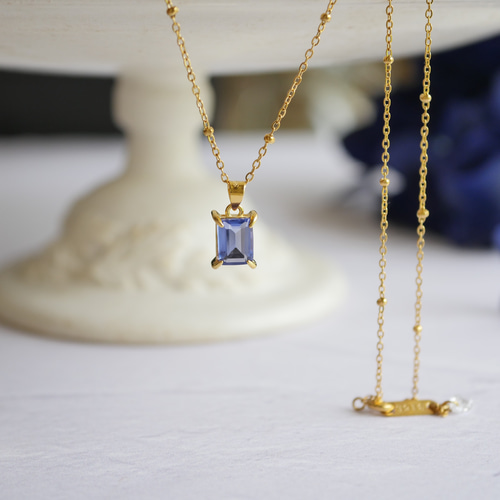 光で色が変わる｜カラーチェンジフローライトの紫陽花ネックレス