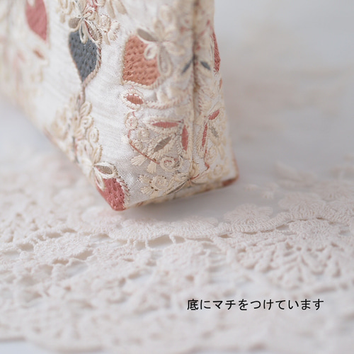インド刺繍生地　ポーチ 🌼🫧𓏸𓈒 𓂃🌼.* インド刺繍生地でミニポーチ作りました