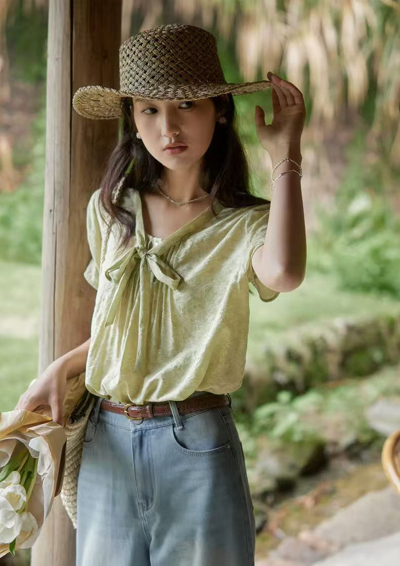 リボン付き半袖ブラウス　ジャガード生地　半袖ブラウス