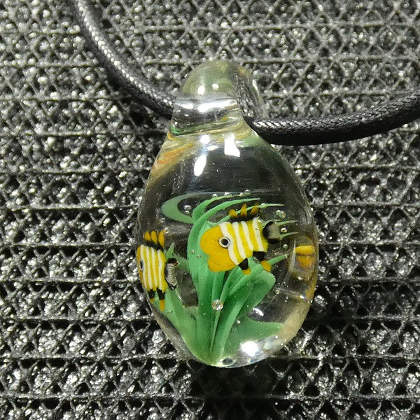 アマモと魚たちNO.7（ガラス、とんぼ玉、海草、一点物、伝統工芸、ネックレス）