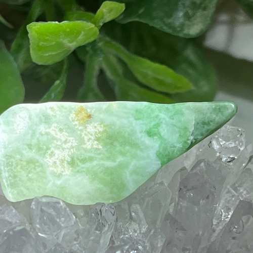 成功と繁栄✨ 糸魚川産 硬玉翡翠 原石 ジェダイド タンブル 天然石