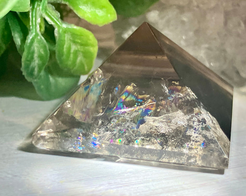大宇宙との融合✨　レインボーピラミッド　神聖幾何学　スモーキークリスタル　煙水晶 大宇宙との融合✨ レインボーピラミッド 神聖幾何学 スモーキー
