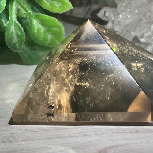 大宇宙との融合✨　レインボーピラミッド　神聖幾何学　スモーキークリスタル　煙水晶 大宇宙との融合✨ レインボーピラミッド 神聖幾何学 スモーキー