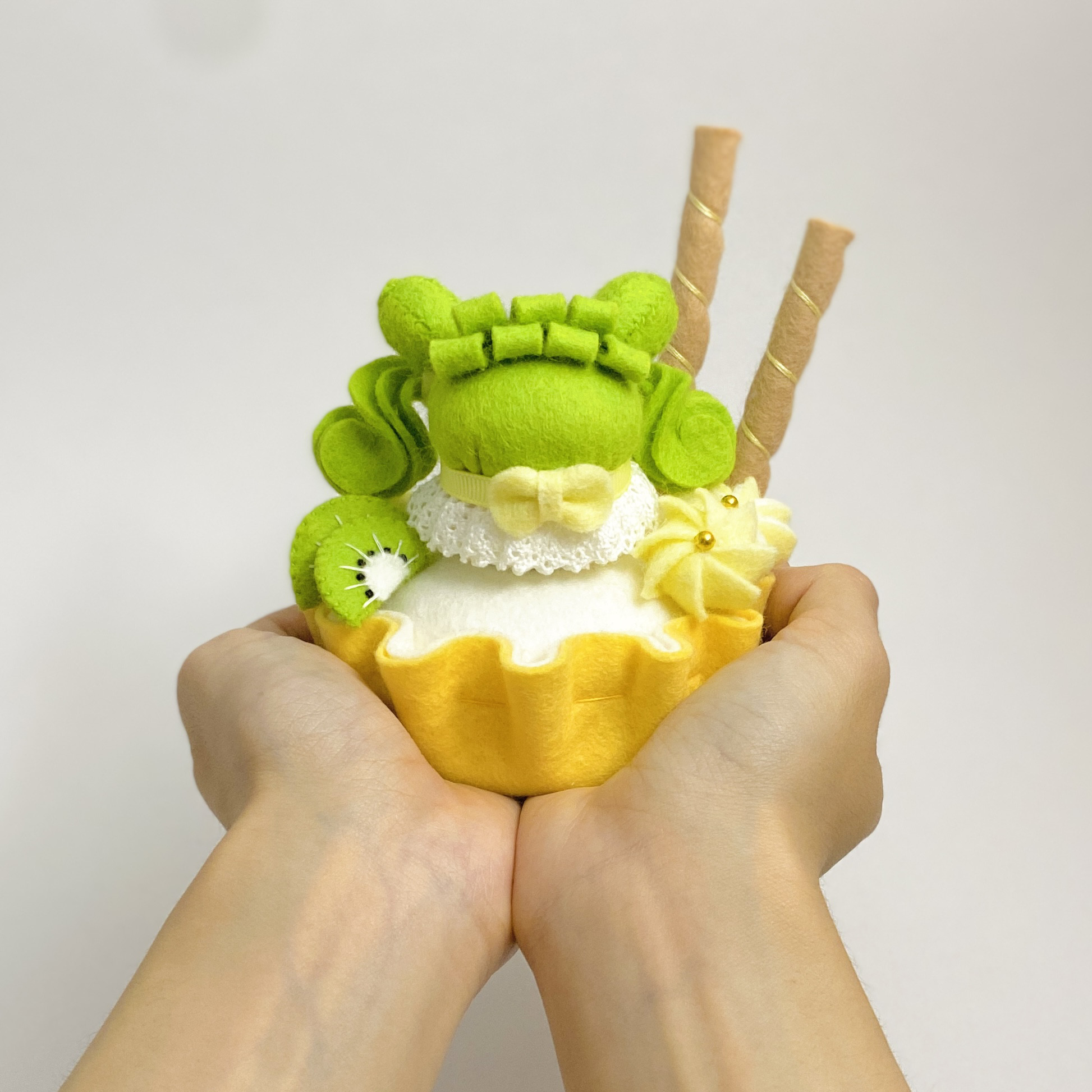 フェルトマスコット［寄り添いキウイタルトちゃん］